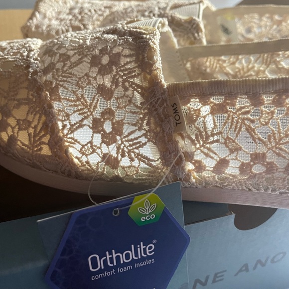 TOMS-White Floral Flats - Picture 4 of 4